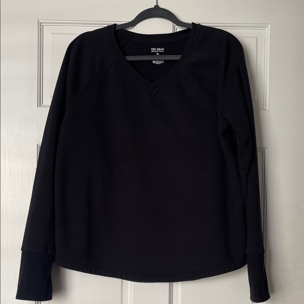 Tek Gear Women's Black V-Neck Sweatshirt